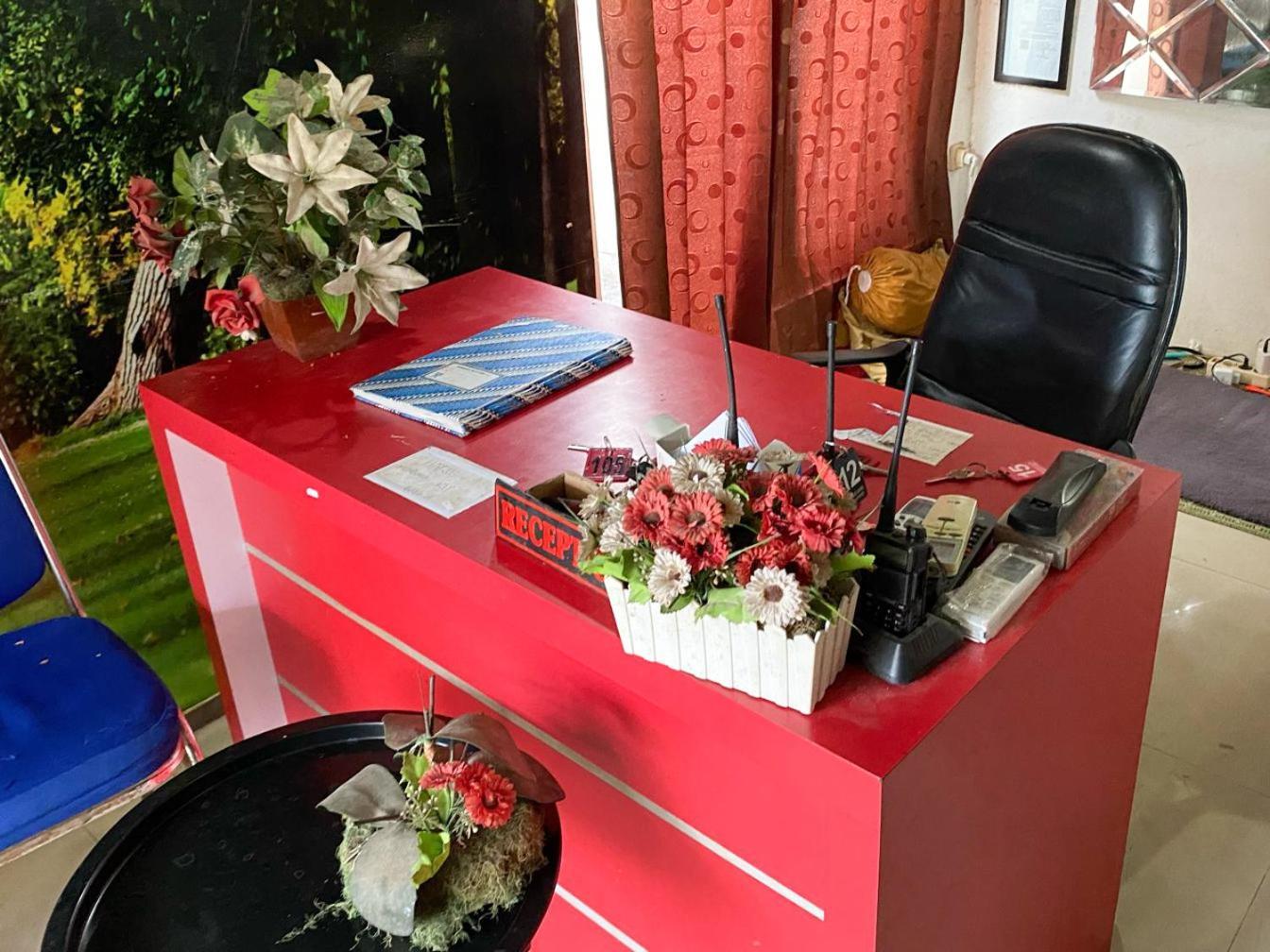Reddoorz Near Pantai Idola Banyutowo Hotel D'Llala Pati Eksteriør bilde